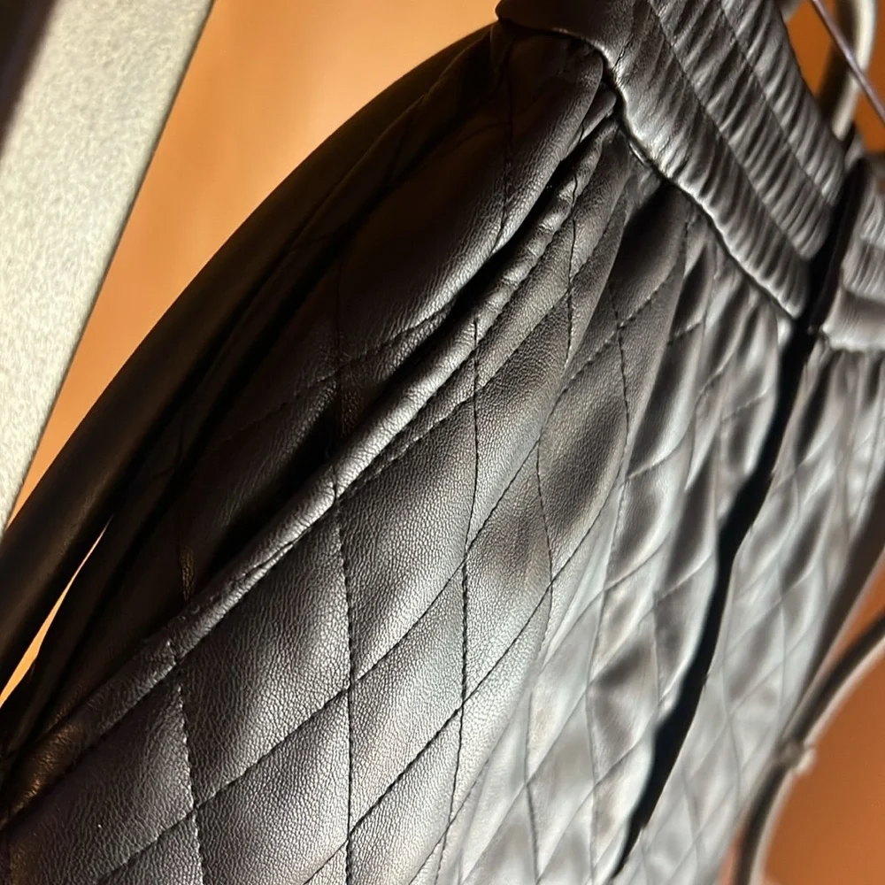 ZARA Faux Leather Quilted Shorts - Picture 7 of 15